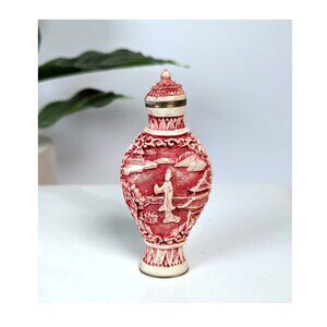 Vintage Chinese Snuff Bottle Deeply carved - Quianlong Marks